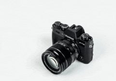 Smaller pan across the same photograph